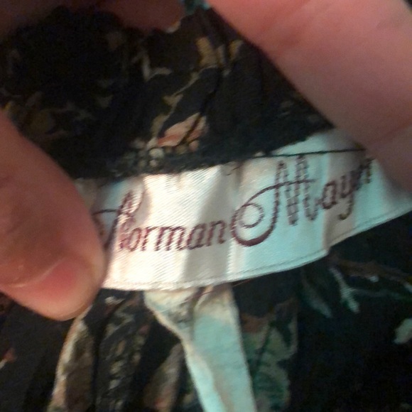 A big skirt - Picture 2 of 2